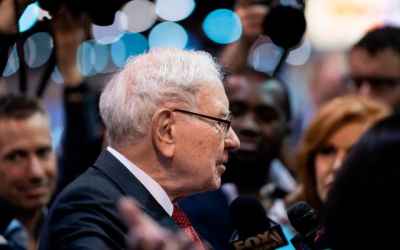 Why Warren Buffett is falling on the world’s richest list