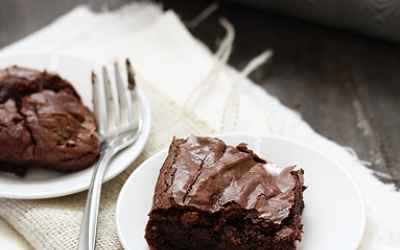 Simplest Homemade Fudgy Brownies| Good Life Eats