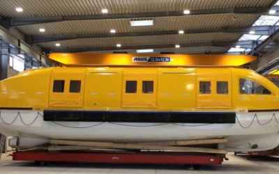 Ultra-Large Lifeboat for 460 Persons is Just 14 Meters Long